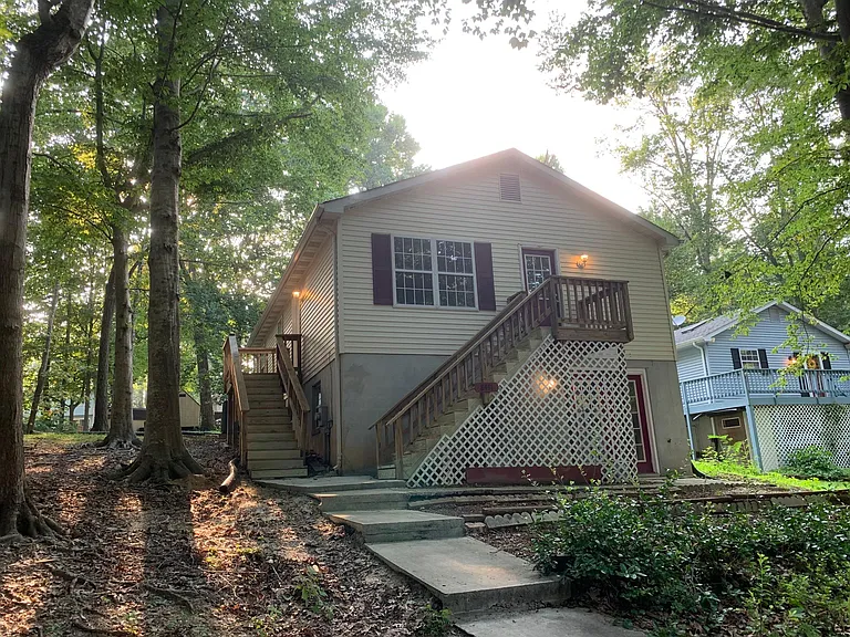 8441 Pine Blvd — Photo 2