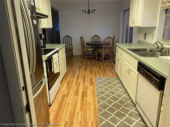 4th image of 105 Marlin St NW