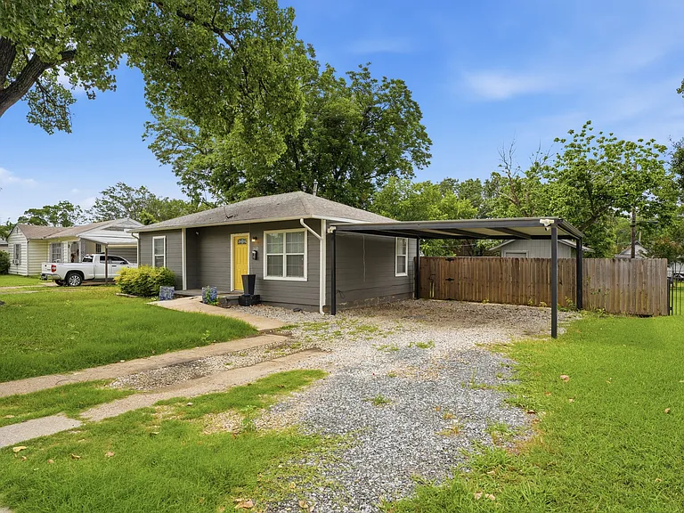512 Freeman Dr — Photo 16