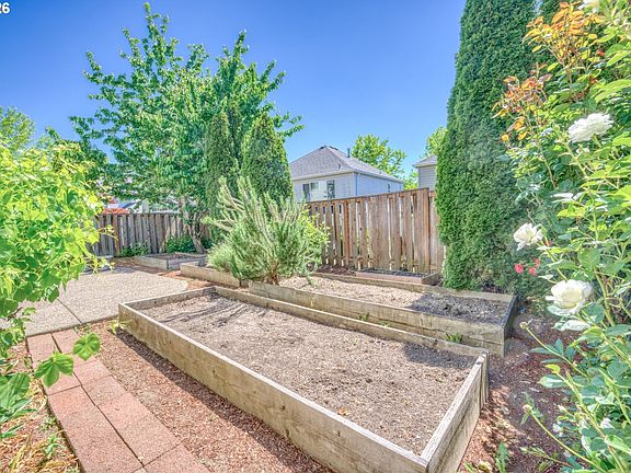 5th image of 16828 NW Greyhawk Dr