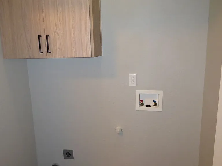 3576-3578 Fisher Ct NE — Photo 10