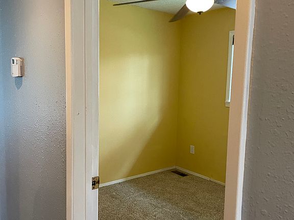 5th image of 427 Columbia Ave