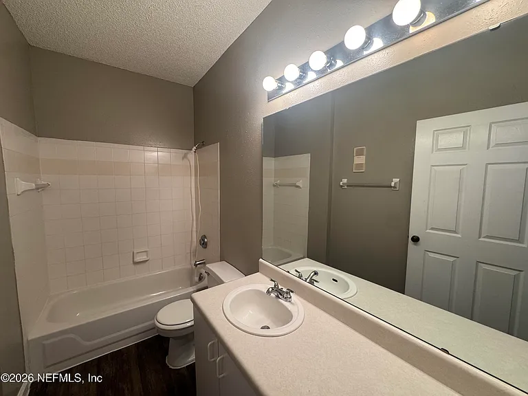 10000 Gate Pkwy #1323 — Photo 11