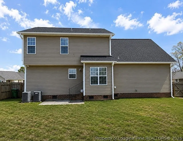 4 bed, 2.5 bath, 1950 sqft, $2,100 — Photo 2