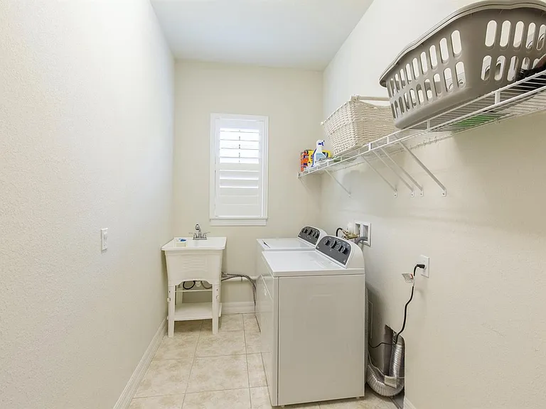 10274 Prato St — Photo 20