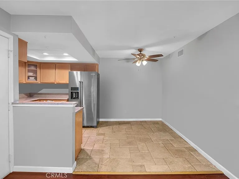 111 S Lakeview Ave — Photo 6