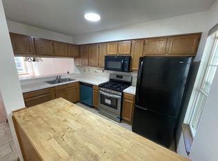 206 Half Moon Cir, Aurora, IL 60504