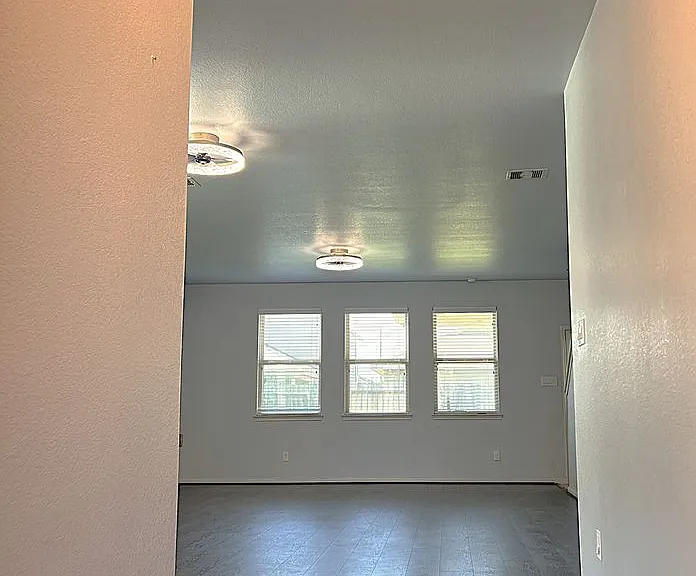 15631 Marble Bluff Ln — Photo 2