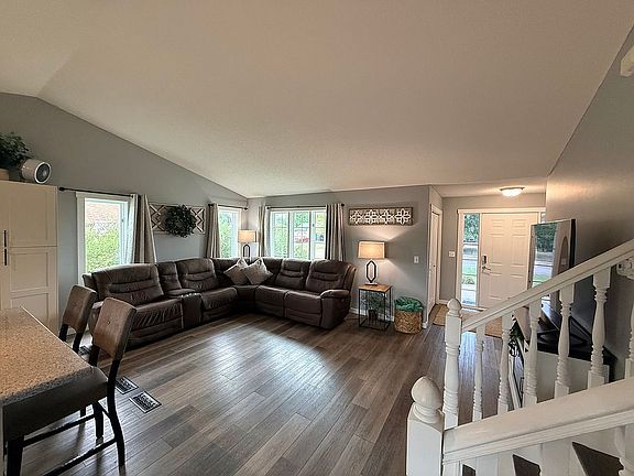 4th image of 29684 Shoreview Cir