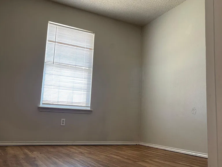 1110 Ironton Ave — Photo 7