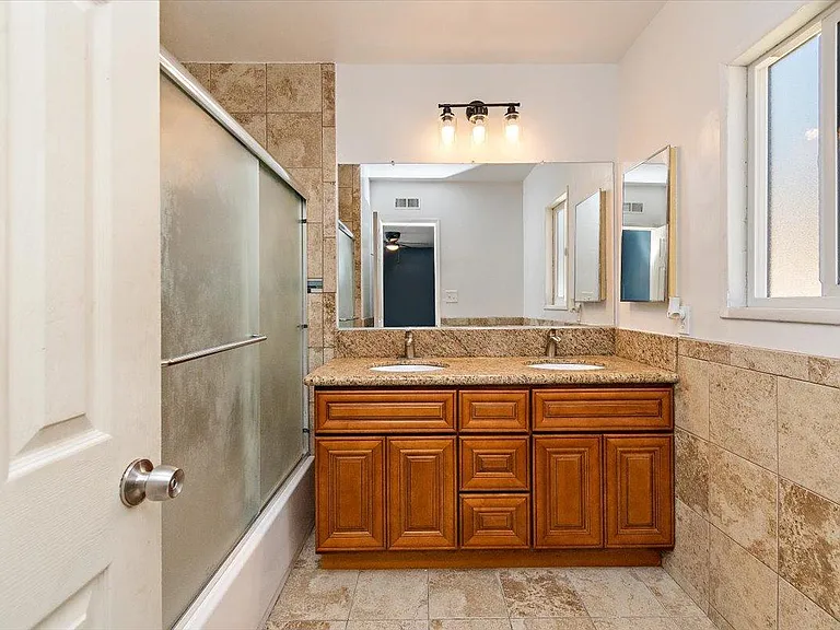 7757 La Mesa Way — Photo 19