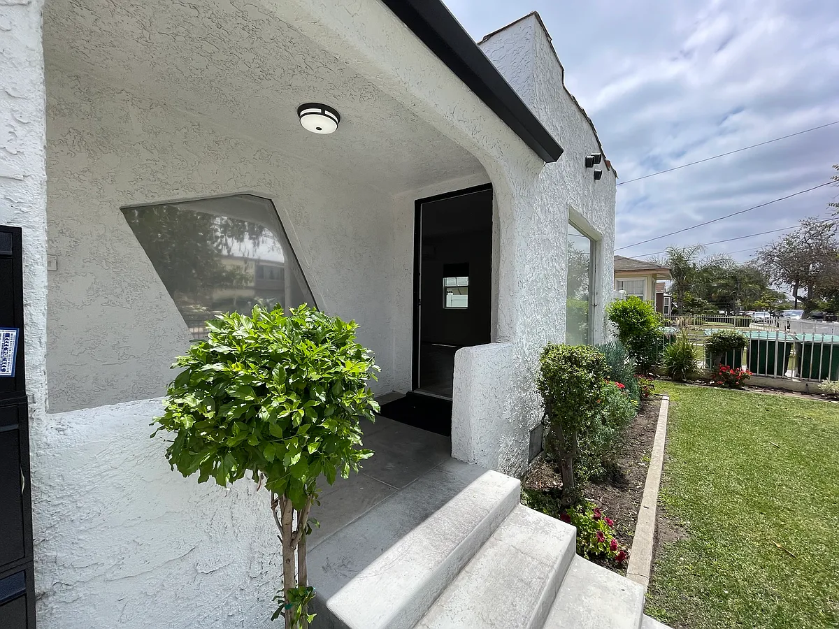 Building Photo - 6600 Fishburn Ave #1