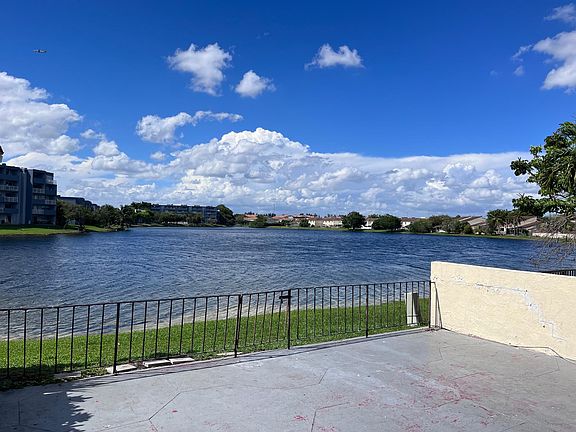 2nd image of 9137 Fontainebleau Blvd APT 6