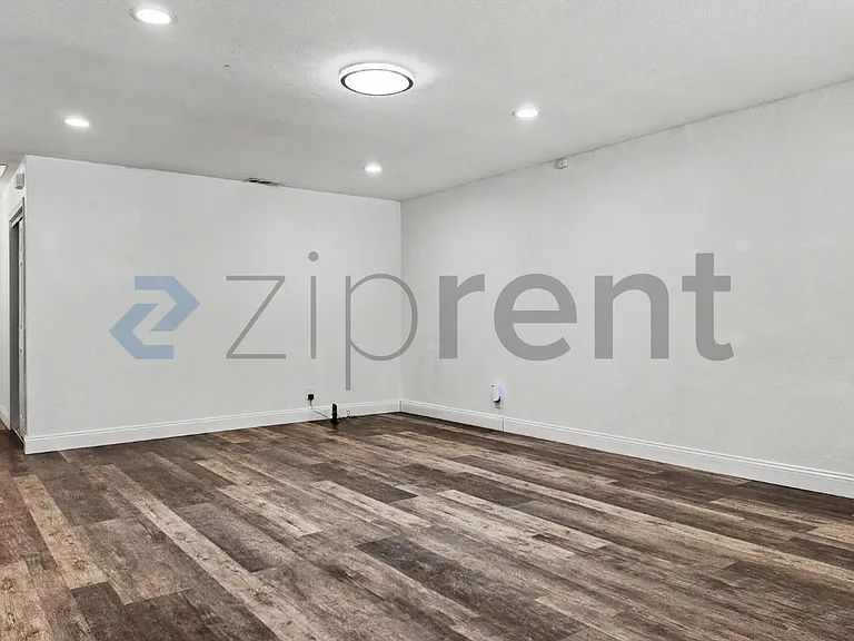 3422 9th Ave — Photo 7