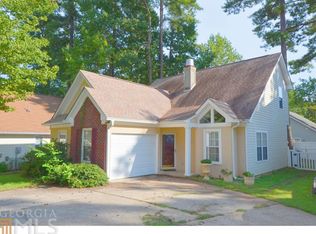 562 N Fairfield Dr, Peachtree City, GA 30269