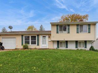 2328 N Birchwood Ave, Davenport, IA 52804