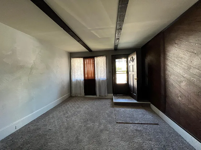 44 E Shawnee Ave — Photo 3