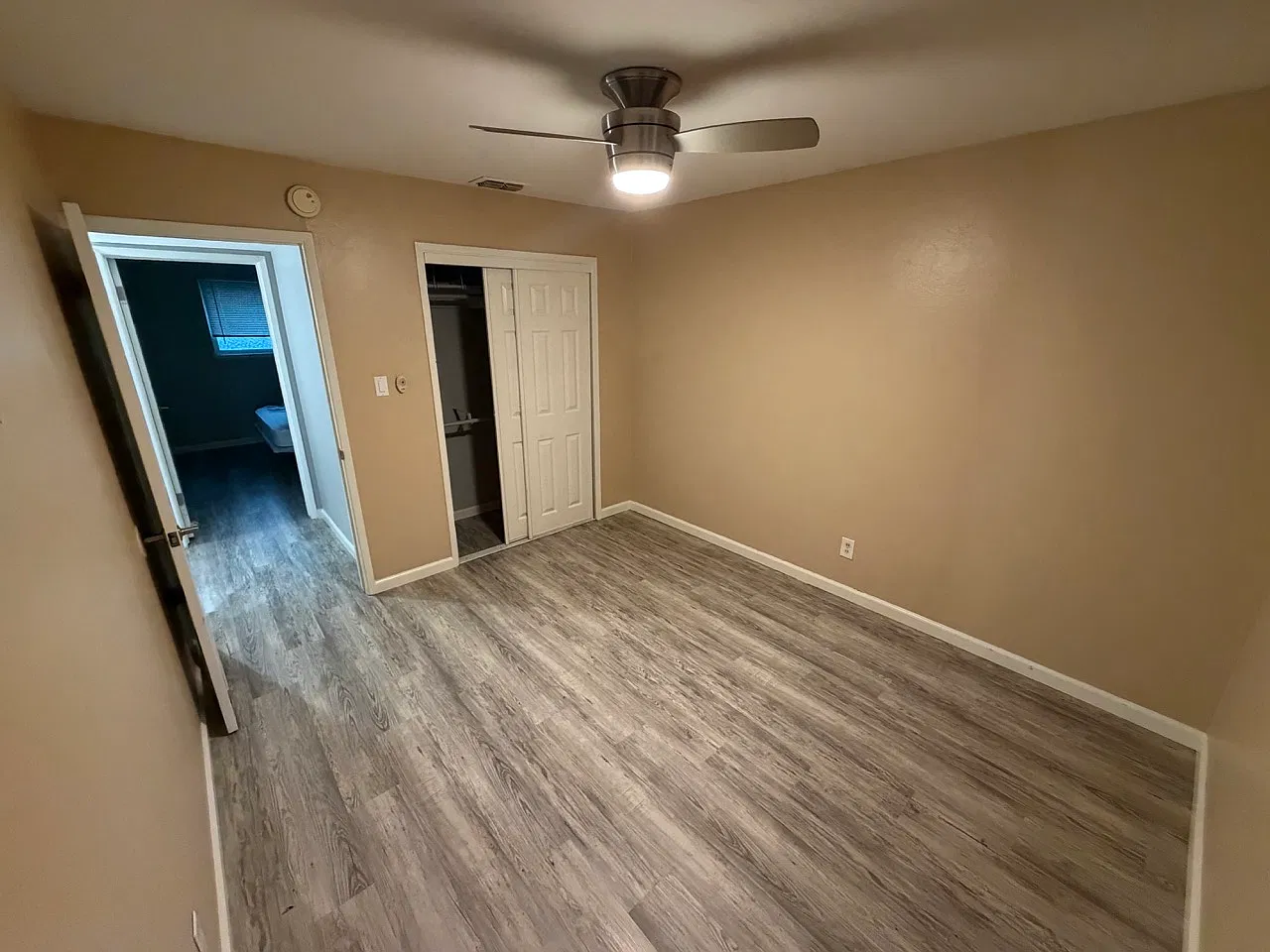 3 bed, 1100 sqft, $2,900 — Photo 4