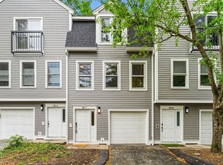 95 Anderer Ln APT 7, West Roxbury, MA 02132
