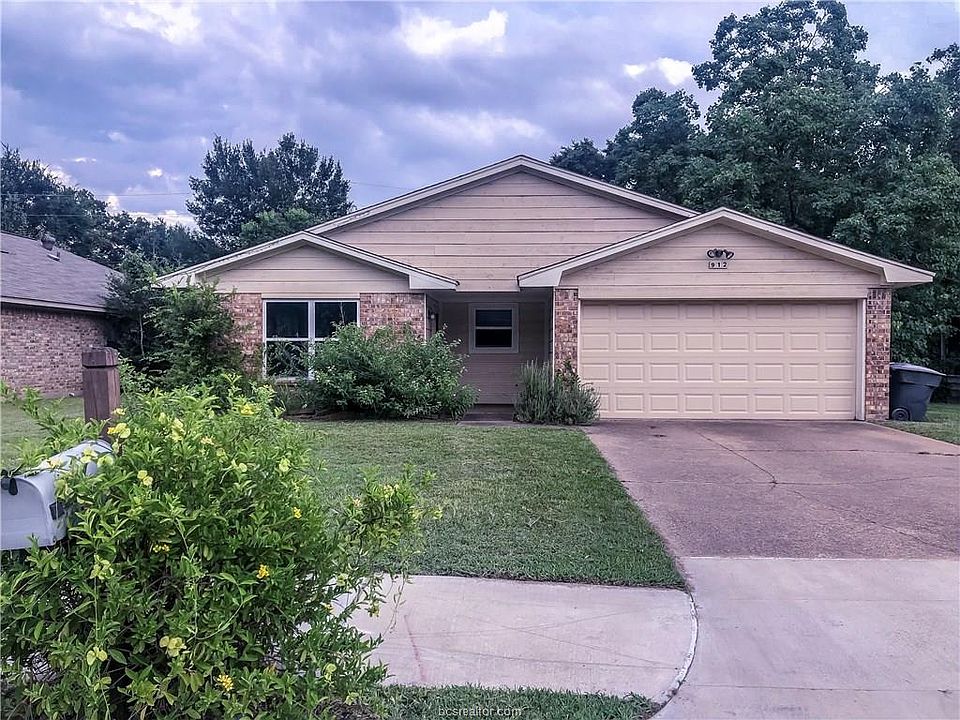 1st image of 912 San Saba Dr