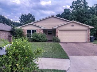912 San Saba Dr, College Station, TX 77845