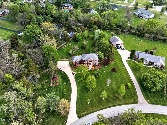 3rd image of 5916 Centerwood Dr