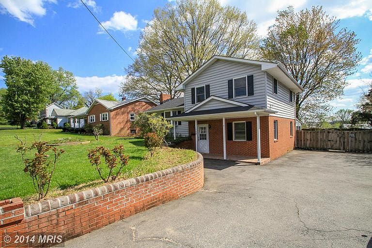 1st image of 104 Forbes St
