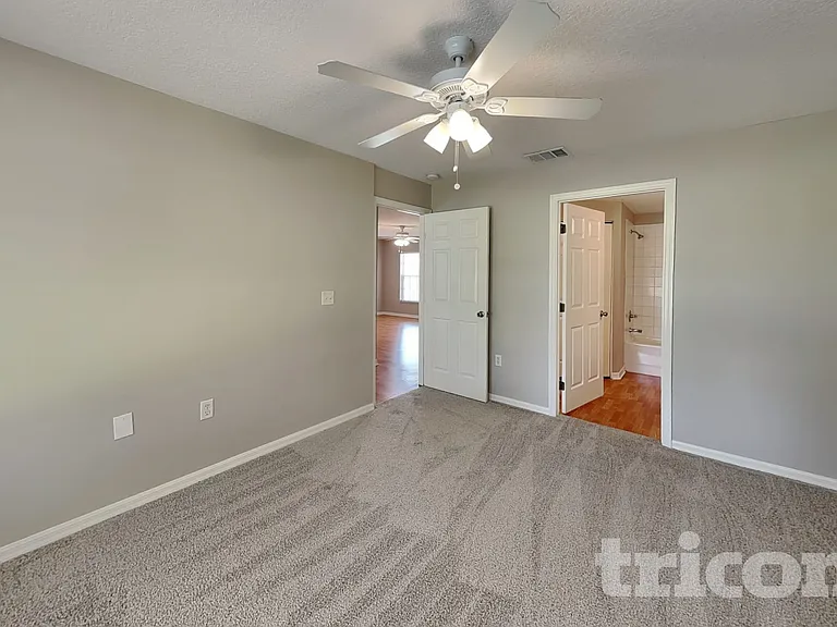 10211 Summerview Cir — Photo 8