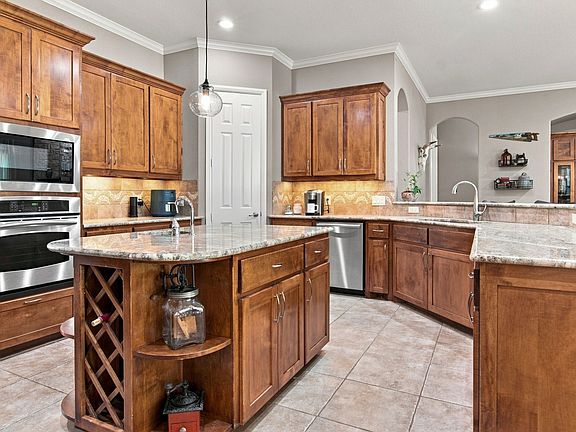 2nd image of 1836 Willow Springs Ct