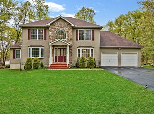 118 Depue Cir, Bushkill, PA 18324