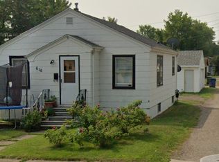 616 E 27th St, Hibbing, MN 55746