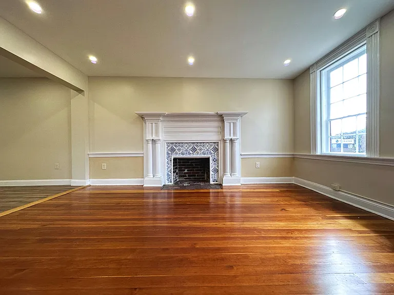 409 N Augusta St #A — Photo 5
