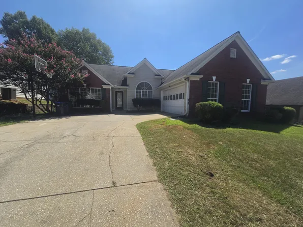 2860 Camelot Woods Dr, Lawrenceville, GA 30044