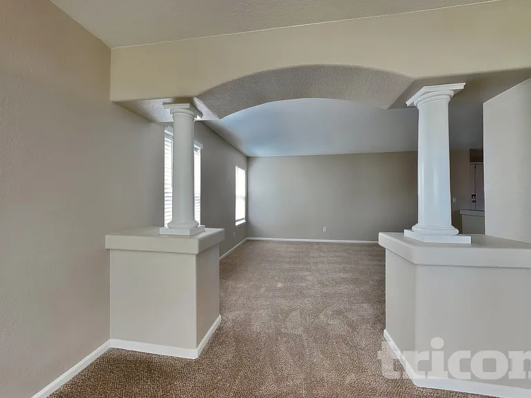 4836 Ireland Ct — Photo 4