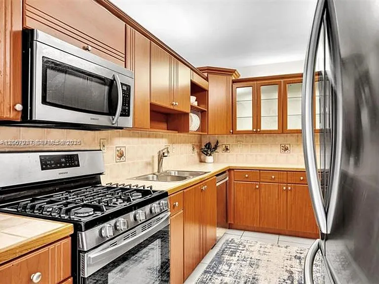 3140 S Ocean Dr #CU-206 — Photo 1