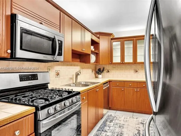 3140 S Ocean Dr #Cu-206, Hallandale, FL 33009