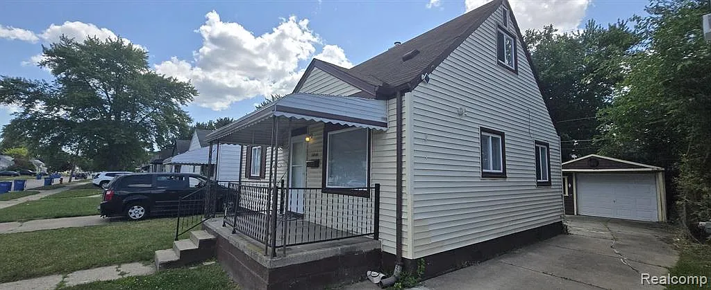 4 bed, 1.0 bath, 870 sqft, $1,295 — Photo 3
