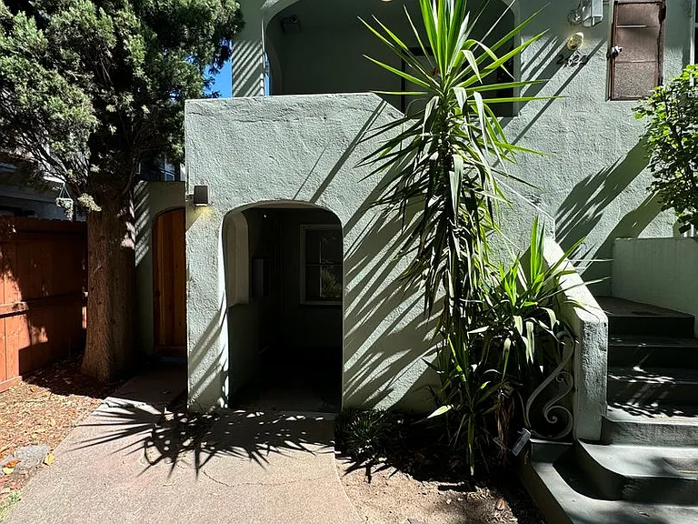 2423 L St #2 — Photo 3