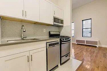 Rented by Dixon Advisory USA Inc.