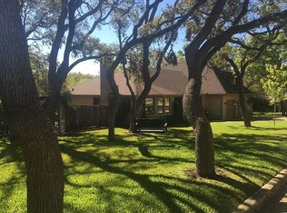 204 Tanglewood Dr, Fredericksburg, TX 78624