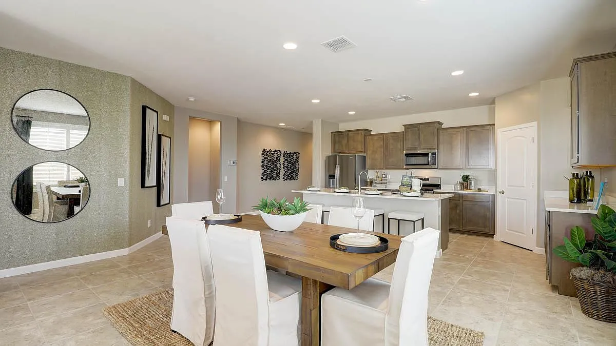 4 bed, 1920 sqft, $1,745 — Photo 3