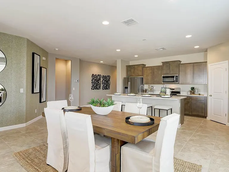 2448 N Wrigley Dr — Photo 3