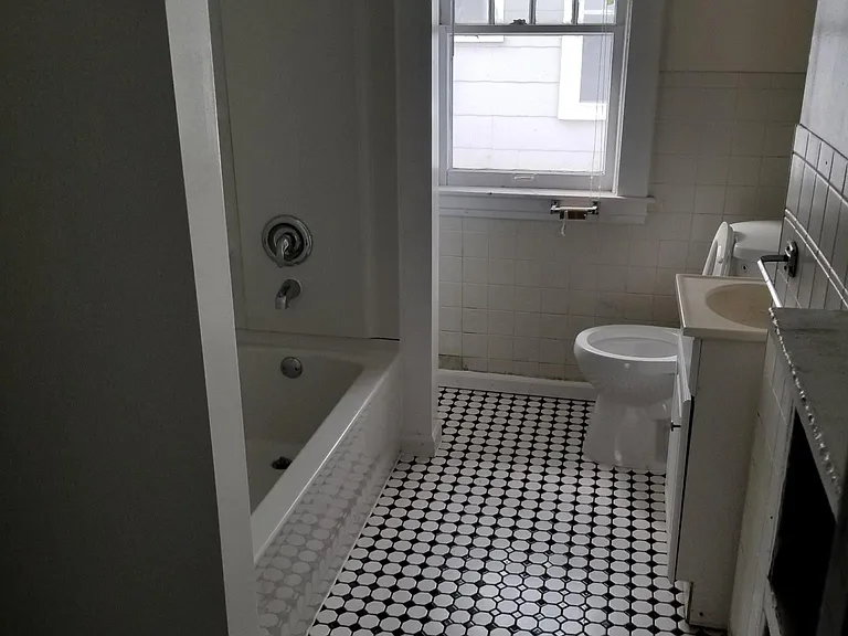 914 W Lovell St — Photo 11