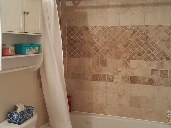 4th image of 234 Oakwood Ave