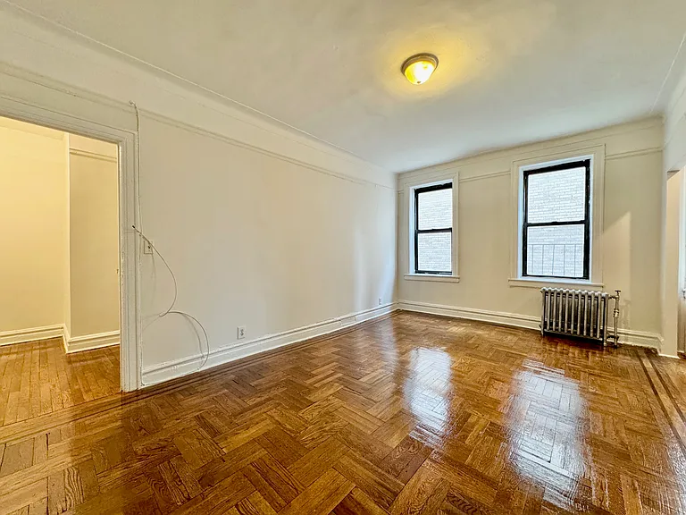 26-80 30th St #4D — Photo 2