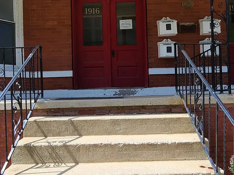 1918 Maple Ave #2 — Photo 5