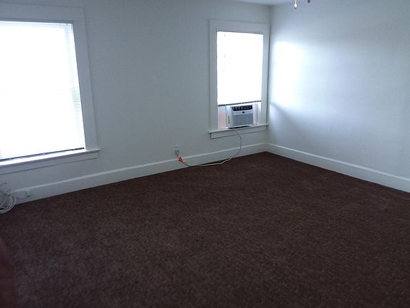 5th image of 401 E Washington Blvd #8
