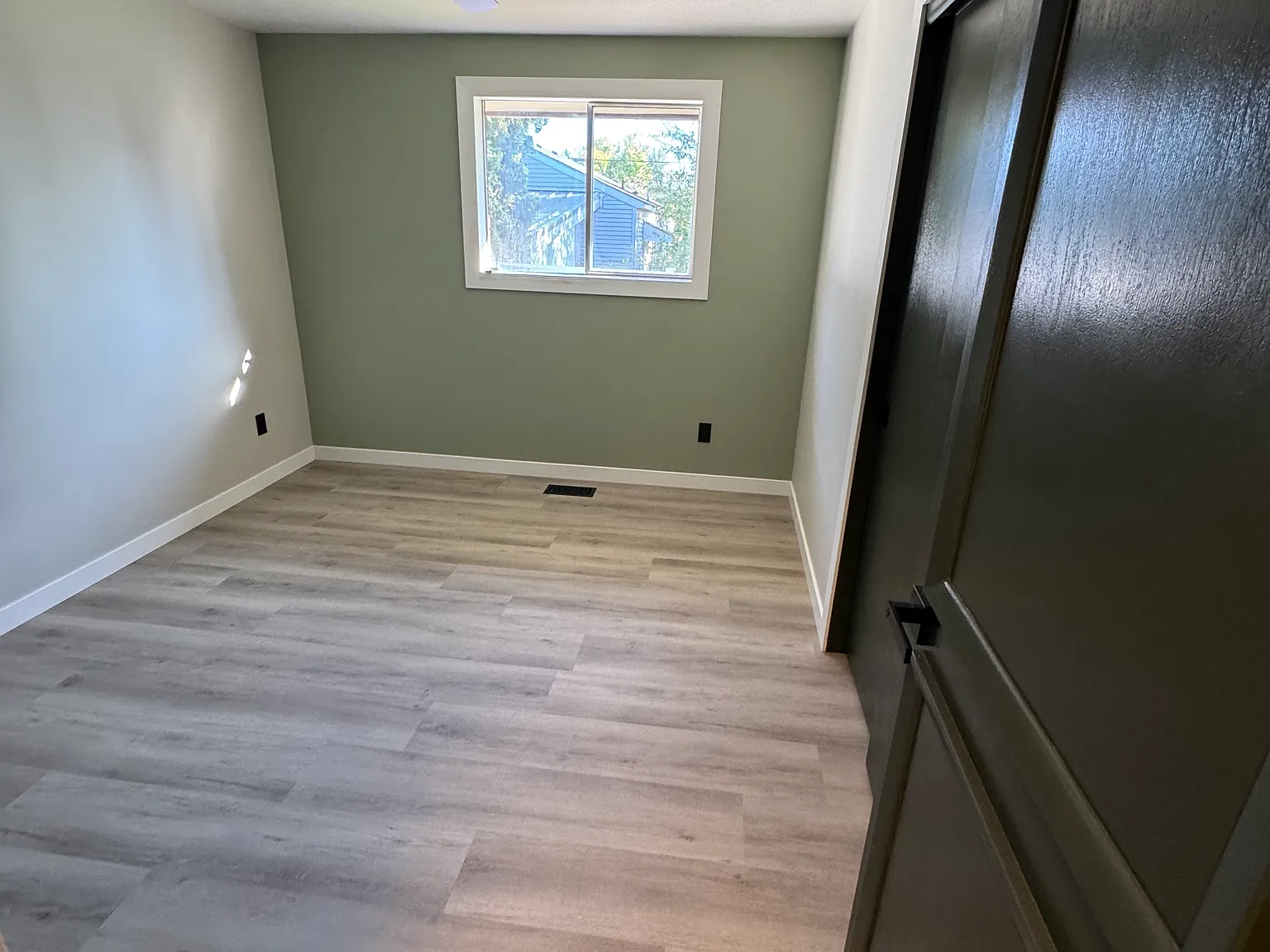 3 bed, 1664 sqft, $2,100 — Photo 3
