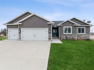 33934 Oak Ridge Blvd, Maxwell, IA 50161