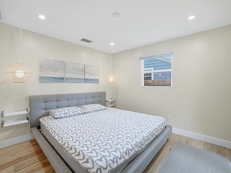 721 N Lakeside Dr — Photo 26